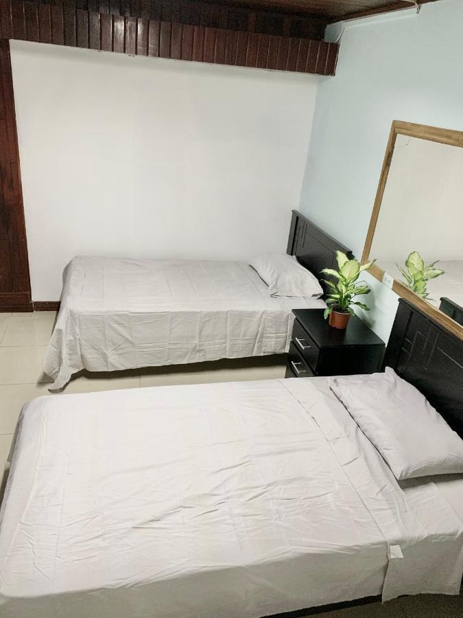 Global House Cr Hostel Backpackers Alajuela Habitacion Compartida 2 Camas Por Habitacion Extérieur photo